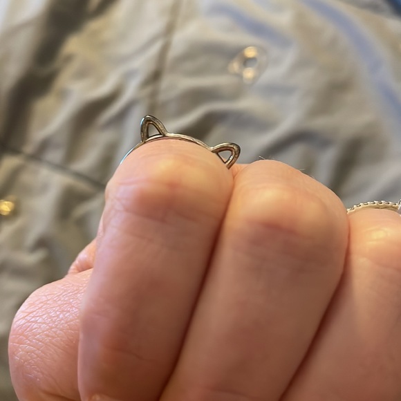 Silver cat ear ring - Picture 3 of 3